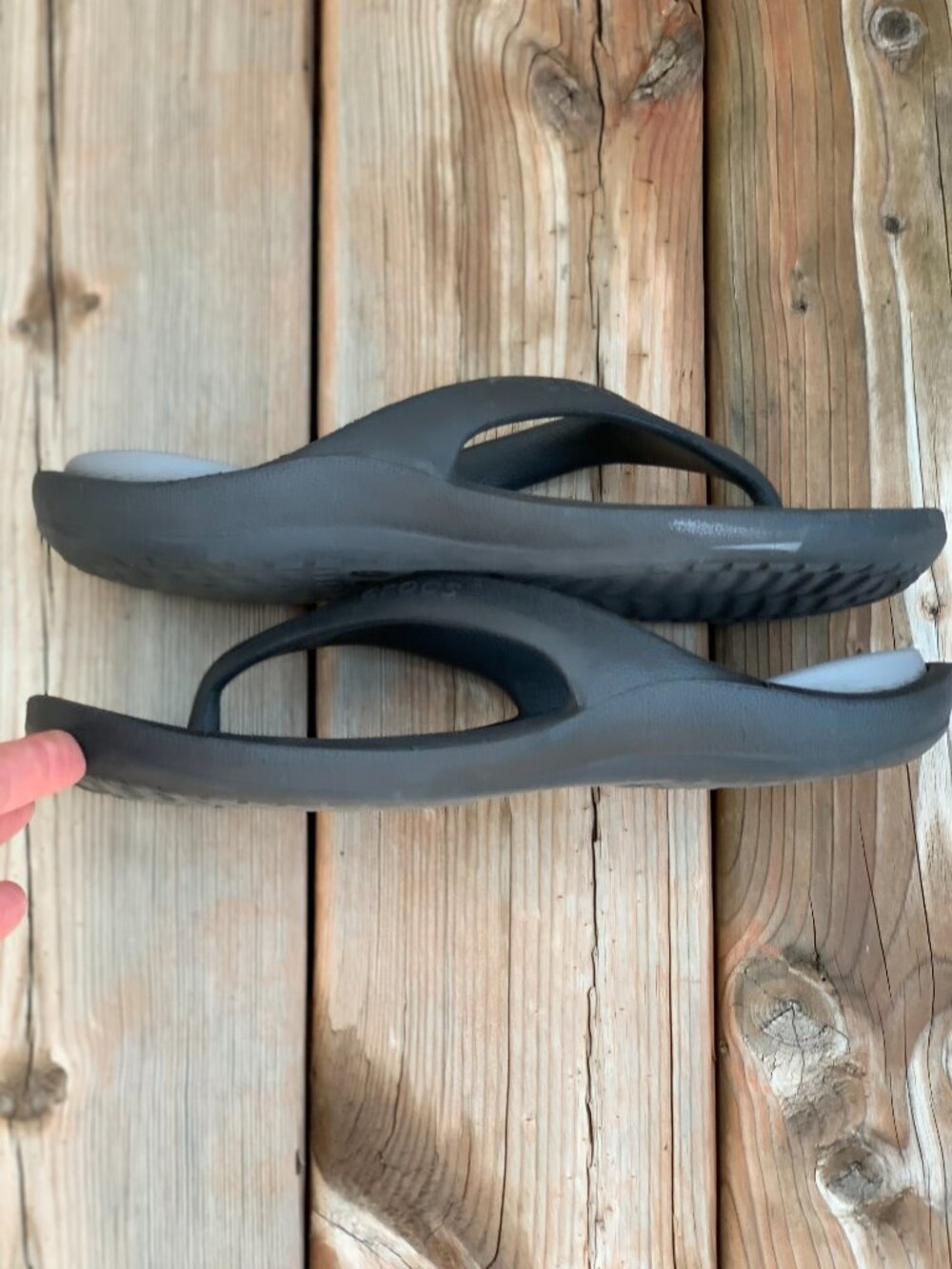Crocs Athen Flip Flops Unisex Sandals Mens 9 Womens 11 Gray Casual Beach Summer - Picture 5 of 10